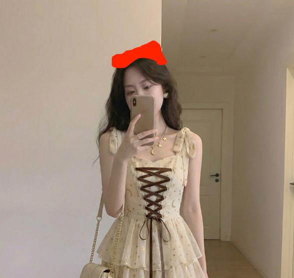 Fill the selection with red to mark the area for removal.